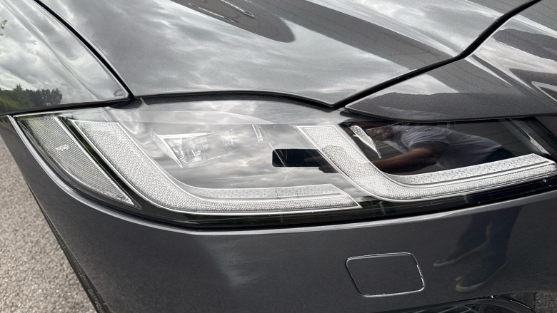 Jaguar XF 2.0 D200 R-Dynamic HSE 4dr Auto AWD Diesel Saloon